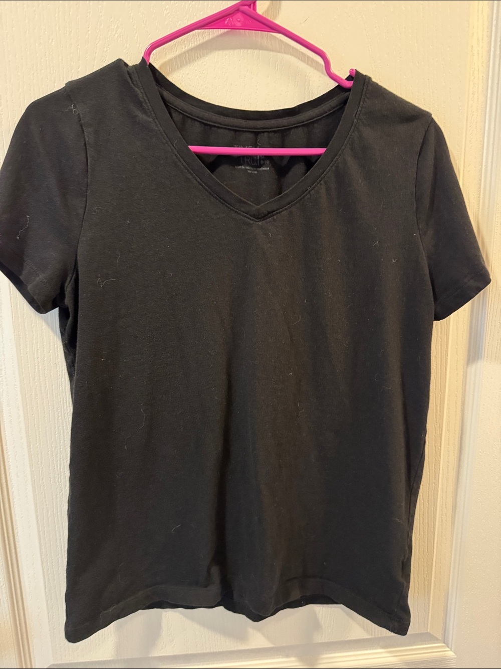 Time and Tru Black V-Neck Short Sleeve Tee - Basic Knit